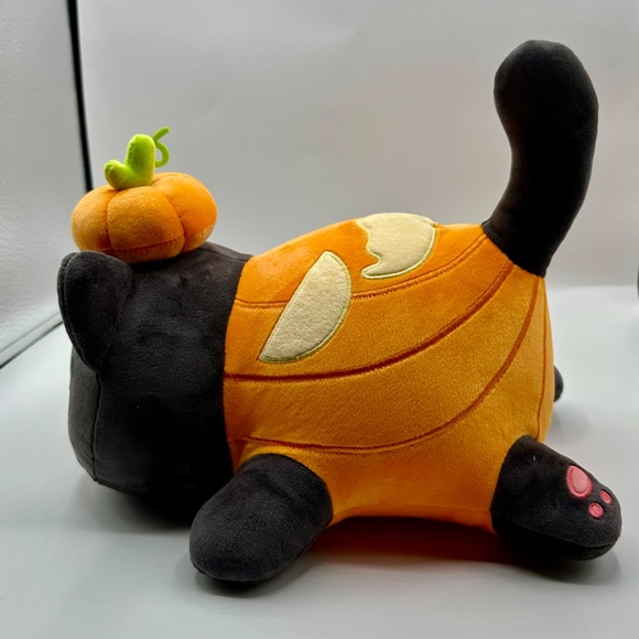 Aphmau Pumpkin Cat - Picture 4 of 6